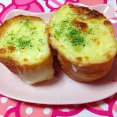 รูปของ 誰でも出来る♪簡単チーズフランスパン♪