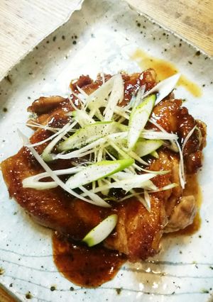 豪快！鶏もも肉の旨辛山賊焼き-レシピのメイン写真