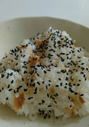 お赤飯ならぬ " お鮭飯 "-レシピのメイン写真