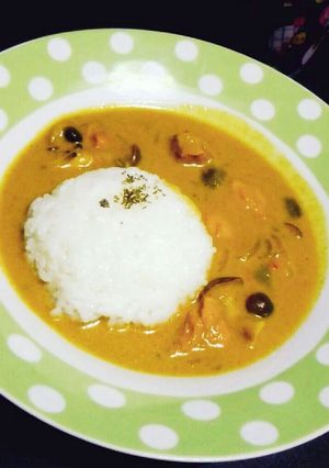 鶏肉としめじのココナッツミルクカレー-レシピのメイン写真