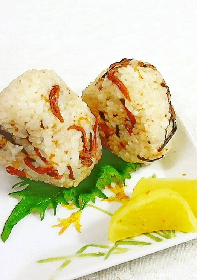 いかなごのくぎ煮と塩昆布のおにぎり♪-レシピのメイン写真