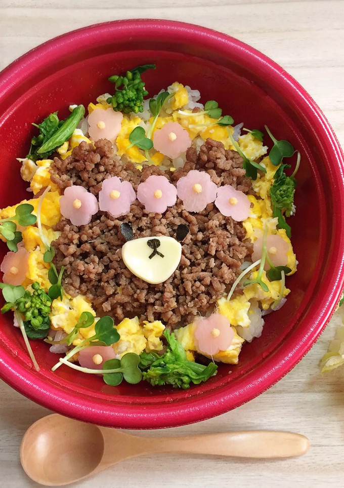 そぼろ丼でくまのがっこう-レシピのメイン写真