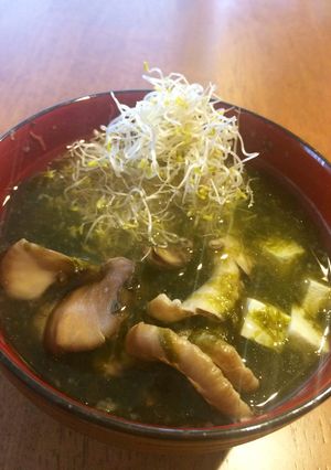 舞茸とアオサノリと豆腐のお味噌汁-レシピのメイン写真