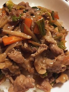 豚コマで☆簡単!美味しい!甘酢味の根菜丼-レシピのメイン写真