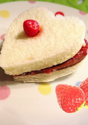 スライス生チョコ☆いちごチーズサンド-レシピのメイン写真