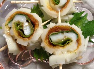 お弁当・おつまみに 梅・しそ 竹輪巻き-レシピのメイン写真