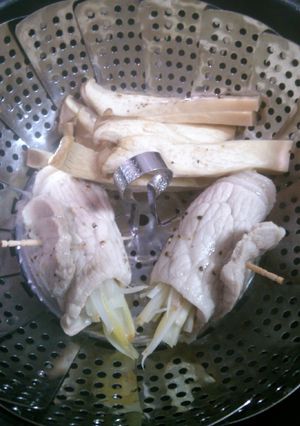 簡単☆ヘルシー蒸し豚肉の梅肉巻き-レシピのメイン写真