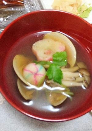 蛤と占地と三つ葉のお吸い物♡花麩をのせて-レシピのメイン写真