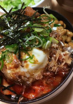 簡単★温玉豚キムチねばねば元気丼-レシピのメイン写真