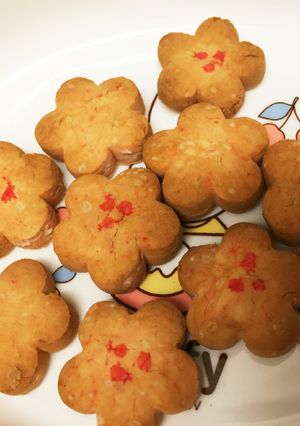 桃の節句にも 花型の卵ボーロ (離乳食)-レシピのメイン写真