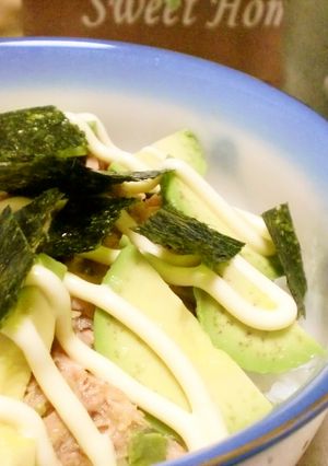 ぱぱっと！アボカドツナマヨ丼-レシピのメイン写真