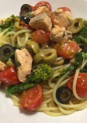 サーモンと菜の花のバジル風味パスタ-レシピのメイン写真