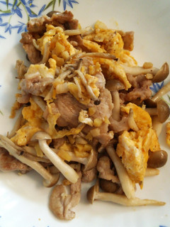 豚肉としめじの炒め物-レシピのメイン写真