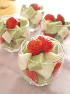 ひな祭り いちご&抹茶・牛乳寒天-レシピのメイン写真