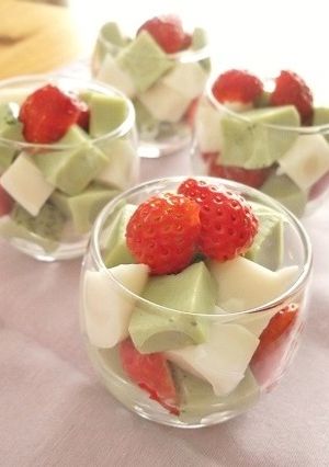 ひな祭り　いちご＆抹茶・牛乳寒天-レシピのメイン写真
