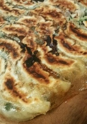 今日の夕飯これだけ☆キャベツとニラの餃子-レシピのメイン写真