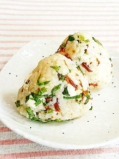 いかなごのくぎ煮とチーズのおにぎり♪-レシピのメイン写真
