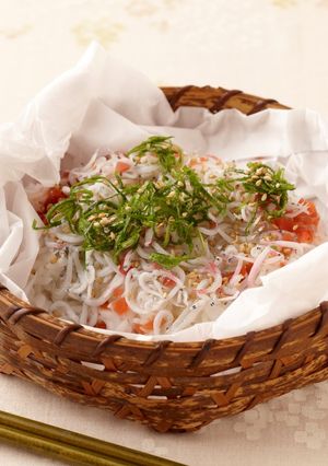 しらすと梅の包み蒸しごはん-レシピのメイン写真