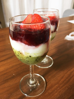 ヨーグルトアートで菱餅風-レシピのメイン写真
