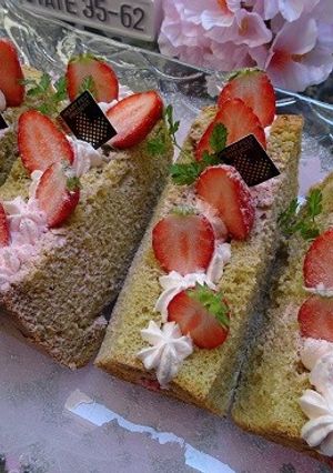 桜のシフォンケーキ♪クリームも桜色-レシピのメイン写真