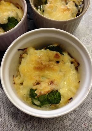 簡単♫ブロッコリーと玉ねぎのチーズ焼き-レシピのメイン写真