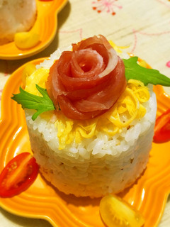 ケーキみたい*簡単生ハムの薔薇寿司-レシピのメイン写真