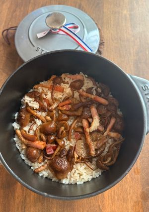 キャンプ飯にバター醤油香る♪きのこご飯♪-レシピのメイン写真