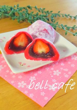 ピンク色に華やかな苺大福-レシピのメイン写真
