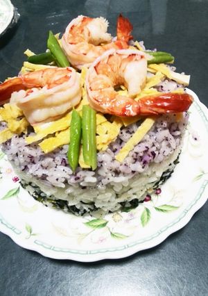 酢飯を使わずちらし寿司ケーキ-レシピのメイン写真