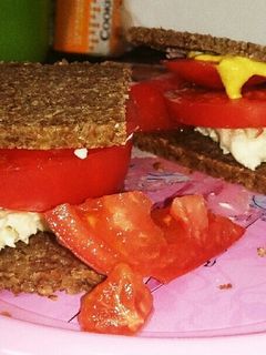 ライ麦パンのトマトサンドイッチ-レシピのメイン写真