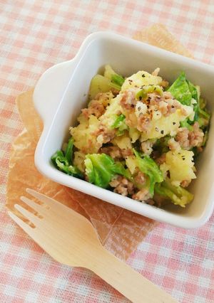 甘辛そぼろとキャベツのポテトサラダ。-レシピのメイン写真