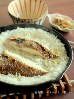 スキレットでしみじみおいしい鯛めし-レシピのメイン写真