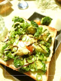 ブロッコリー×温泉卵の塩*塩昆布トースト-レシピのメイン写真