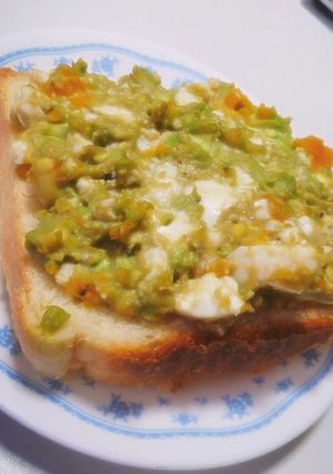 朝食に♡アボカドと卵のトースト-レシピのメイン写真