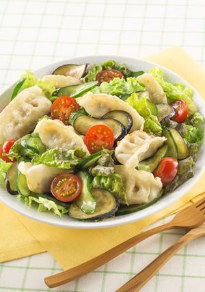 揚げギョーザのさっぱり焼き肉風サラダ-レシピのメイン写真