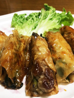 豚コマと春菊の餃子の皮巻き-レシピのメイン写真