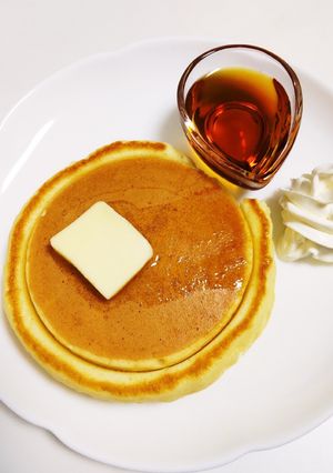 型から溢れても大丈夫♪耳つきホットケーキ-レシピのメイン写真