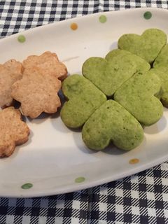 春のお菓子❤四葉のクローバーと桜クッキー-レシピのメイン写真