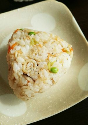 しらすと桜えびのおにぎり♪-レシピのメイン写真
