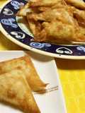 かまぼことチーズと玉ねぎの揚げワンタン