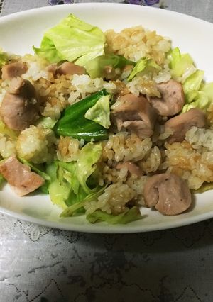 キャベツと魚肉ソーセージのチャーハン-レシピのメイン写真