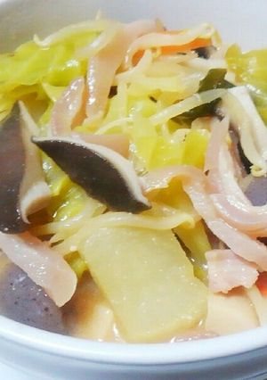 コラーゲンたっぷりキャベツを食べる豚汁-レシピのメイン写真
