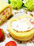 手軽で美味しい♡苺のミルキーロールケーキ