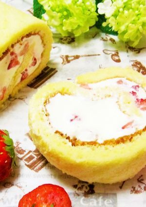 手軽で美味しい♡苺のミルキーロールケーキ-レシピのメイン写真