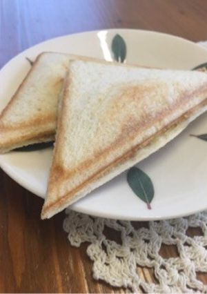 我が家の定番☆ツナマヨホットサンド-レシピのメイン写真