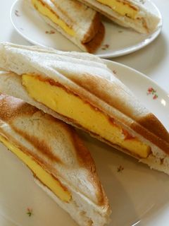 厚焼き玉子で♪ホットサンド-レシピのメイン写真