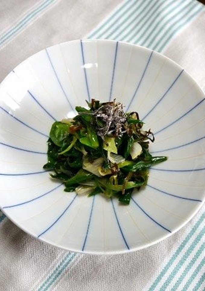 簡単！葉たまねぎの塩こんぶ炒め-レシピのメイン写真
