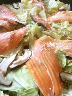 春キャベツと鮭のバタポン蒸し-レシピのメイン写真