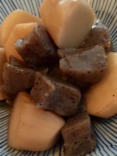 白だしで簡単に。里芋とこんにゃくの煮物-レシピのメイン写真