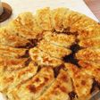 肉汁溢れる羽根つき大葉入りギョーザ